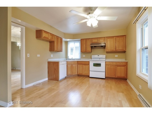 1708 Warbler Dr, Naperville, IL 60565 photo 3