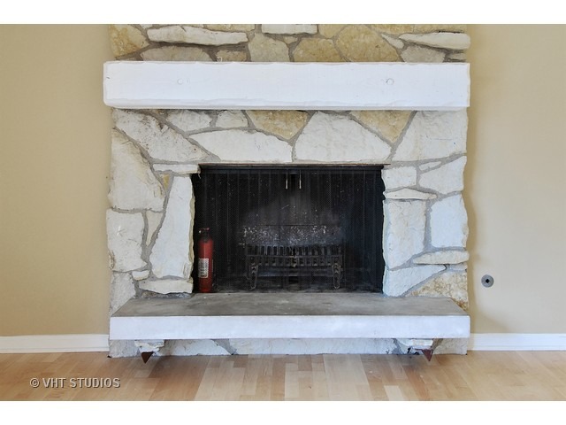 1708 Warbler Dr, Naperville, IL 60565 photo 9