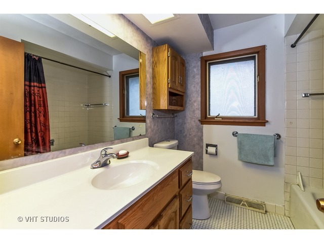 2290 184th Pl, Lansing, IL 60438 photo 9