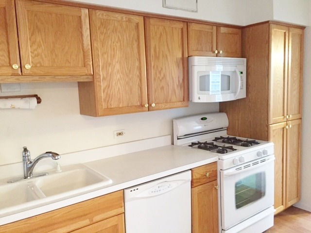 8801 W Golf Rd #10F, Niles, IL 60714 photo 4