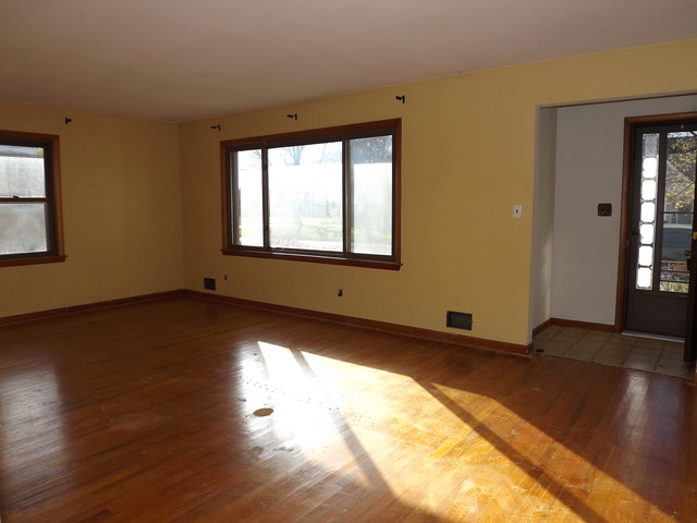 366 S May Ave, Kankakee, IL 60901 photo 2