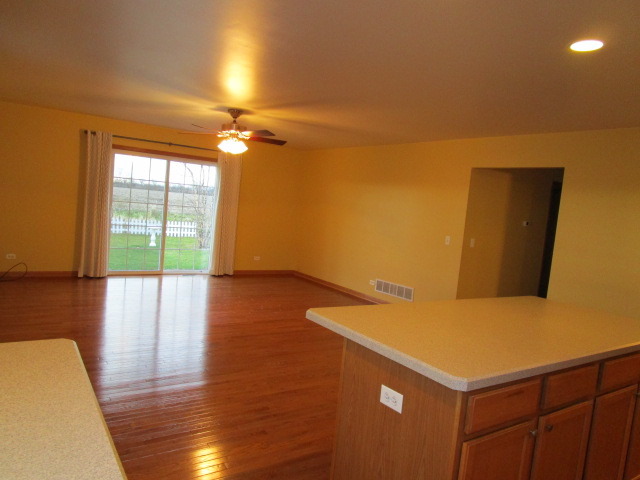 903 Forest Downs, Harvard, IL 60033 photo 11