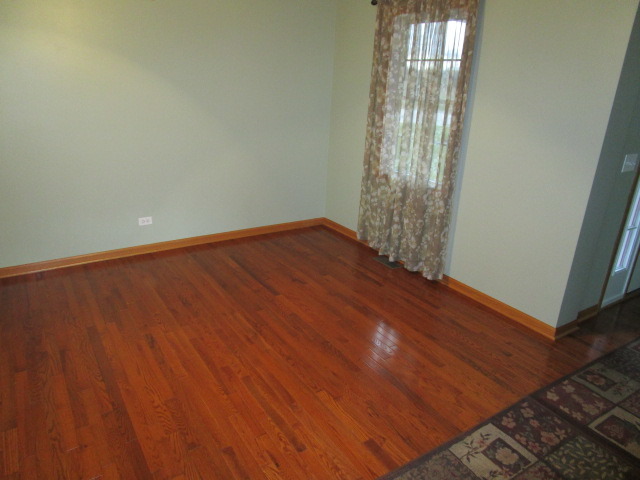 903 Forest Downs, Harvard, IL 60033 photo 5