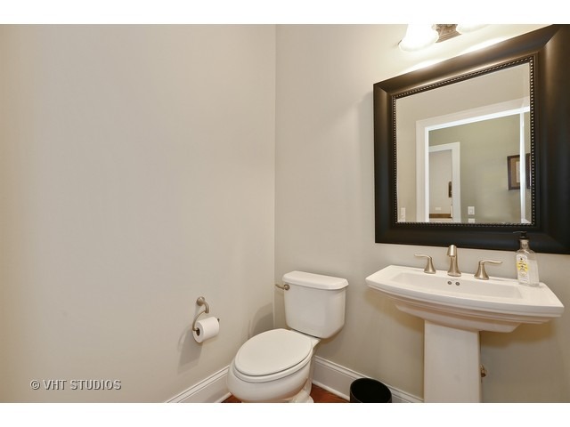 208 E Franklin St, Wheaton, IL 60187 photo 19