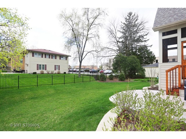 208 E Franklin St, Wheaton, IL 60187 photo 24