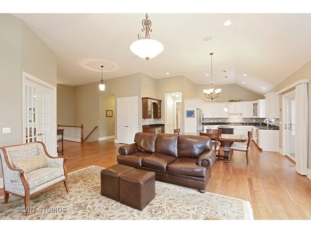 208 E Franklin St, Wheaton, IL 60187 photo 8