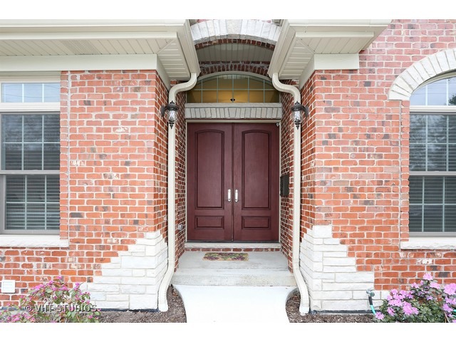 208 E Franklin St, Wheaton, IL 60187 photo 2