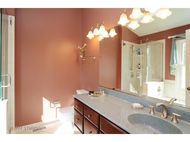 1033 Shady Tree Ln, Wheeling, IL 60090 photo 9