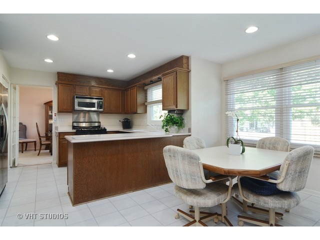 1033 Shady Tree Ln, Wheeling, IL 60090 photo 5