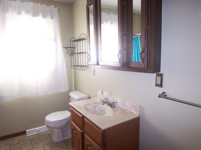 210 Adam St, Morris, IL 60450 photo 9