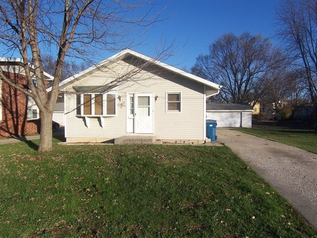 210 Adam St, Morris, IL 60450 photo 2