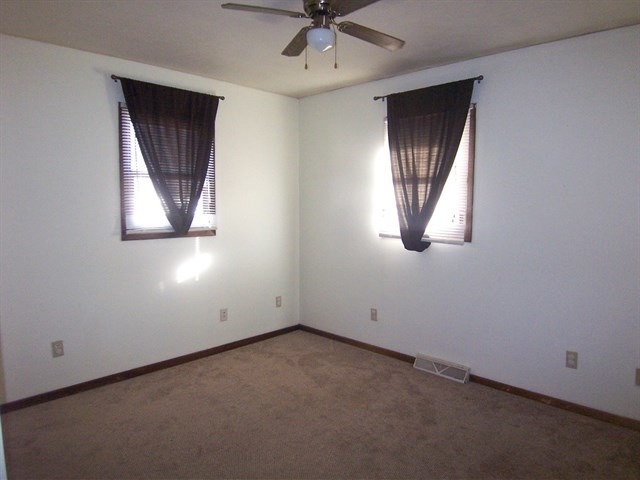 210 Adam St, Morris, IL 60450 photo 8