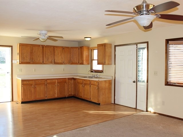 210 Adam St, Morris, IL 60450 photo 3