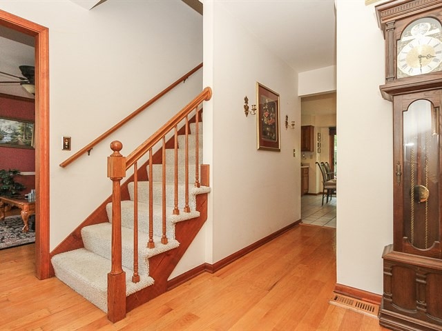 765 Gaslight Dr, Algonquin, IL 60102 photo 2