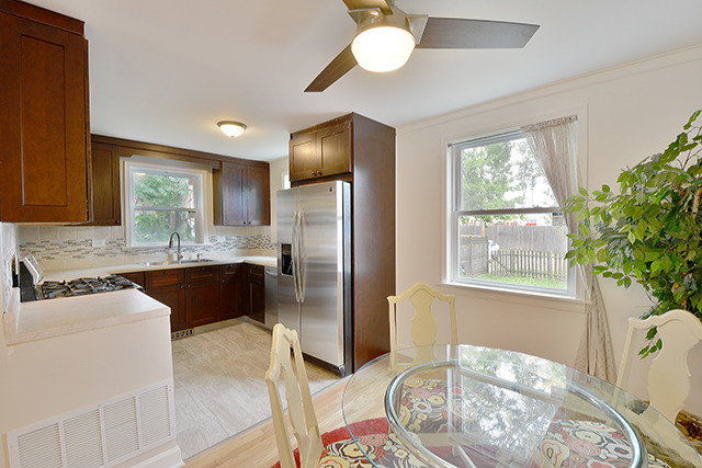 1410 Willow Ave, Des Plaines, IL 60016 photo 10