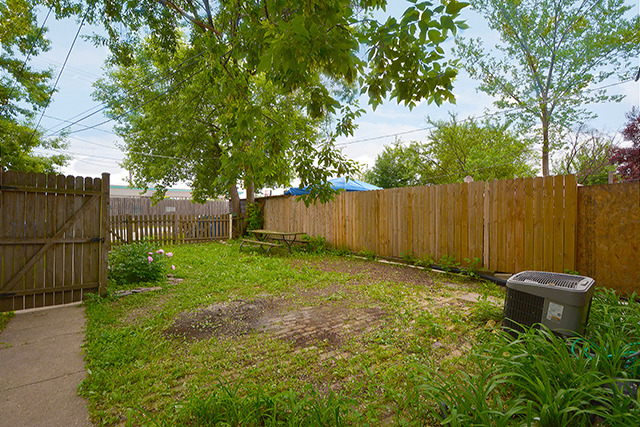 1410 Willow Ave, Des Plaines, IL 60016 photo 23