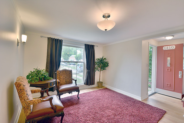 1410 Willow Ave, Des Plaines, IL 60016 photo 5