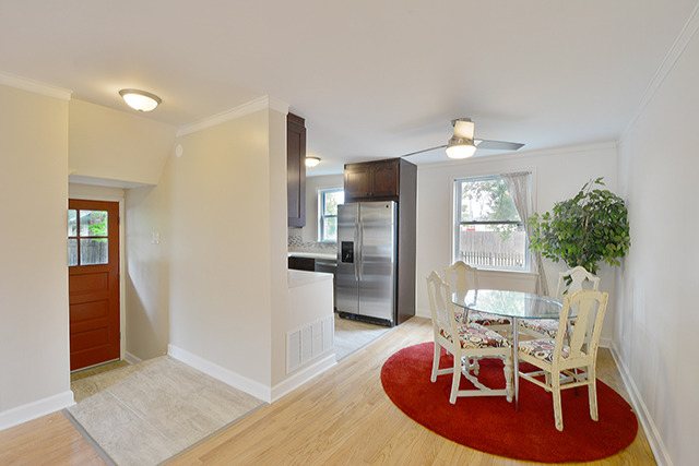 1410 Willow Ave, Des Plaines, IL 60016 photo 8