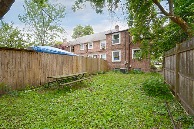 1410 Willow Ave, Des Plaines, IL 60016 photo 24