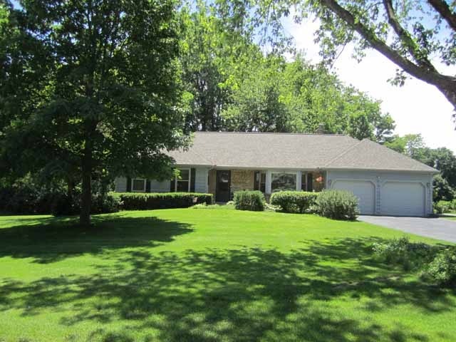 823 Twisted Oak Ct, Algonquin, IL 60102 photo 1