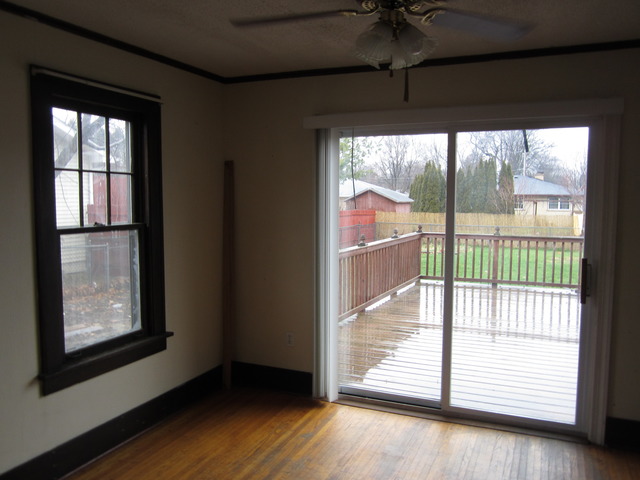 323 E Clark St, Plano, IL 60545 photo 4