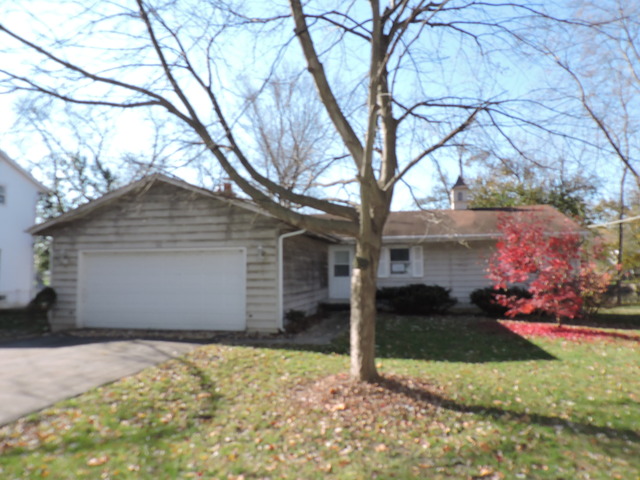 816 Oceola Dr, Algonquin, IL 60102 photo 1