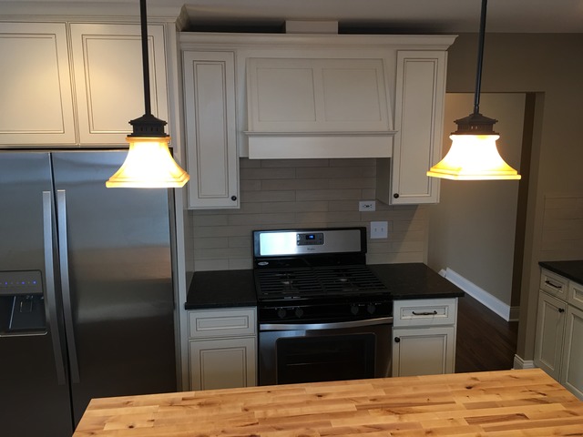 1361 Hassell Dr, Hoffman Estates, IL 60169 photo 9