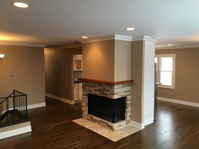 1361 Hassell Dr, Hoffman Estates, IL 60169 photo 4