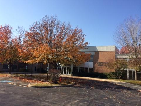411 W River Rd, Elgin, IL 60123 photo 2