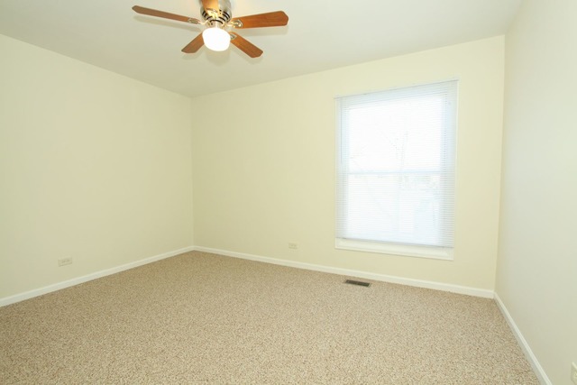 247 Lincoln Dr, Bartlett, IL 60103 photo 7