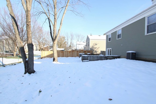 247 Lincoln Dr, Bartlett, IL 60103 photo 14