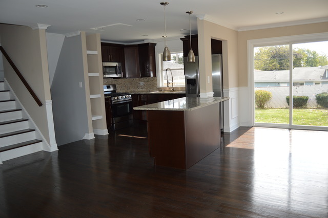 427 W Circle Dr, Addison, IL 60101 photo 2