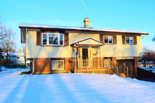 568 Durham Ct, Hoffman Estates, IL 60169 photo 1