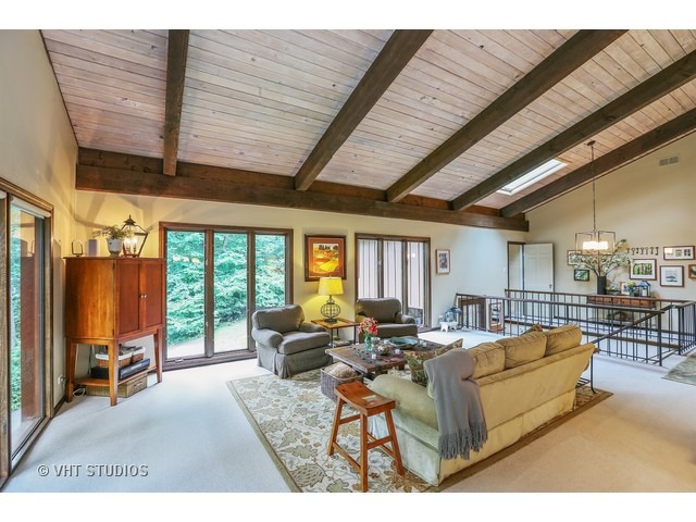 111 River Dr, Cary, IL 60013 photo 3