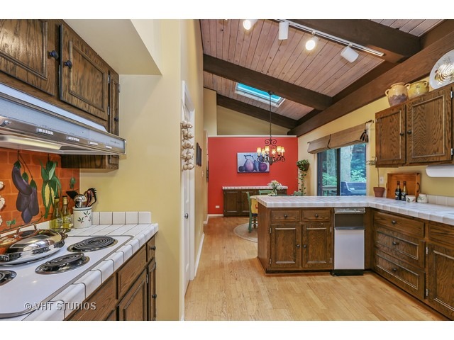 111 River Dr, Cary, IL 60013 photo 4