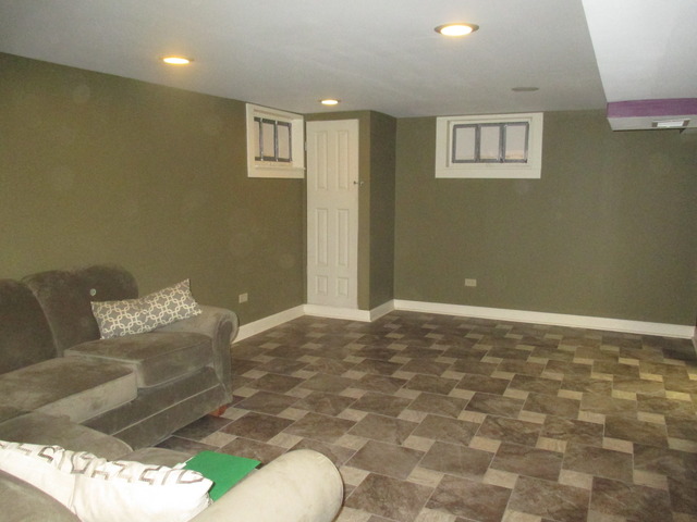 919 W Chicago St, Elgin, IL 60123 photo 5
