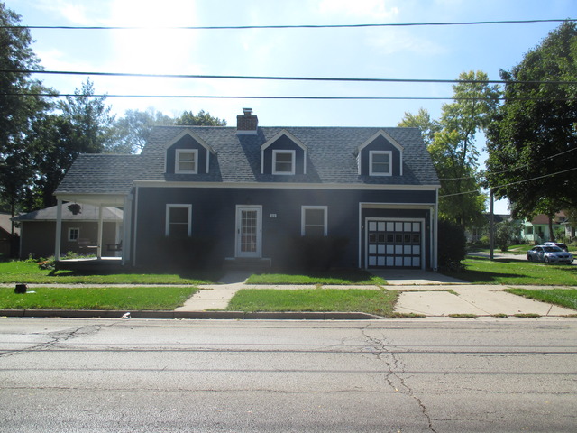 919 W Chicago St, Elgin, IL 60123 photo 2