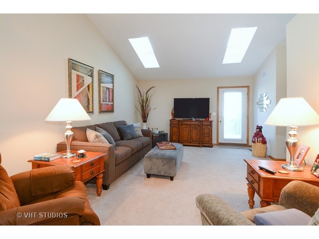 500 E Conley Dr, Elburn, IL 60119 photo 2
