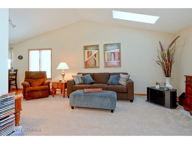500 E Conley Dr, Elburn, IL 60119 photo 3
