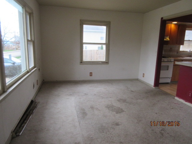244 N 3rd St, Elburn, IL 60119 photo 4