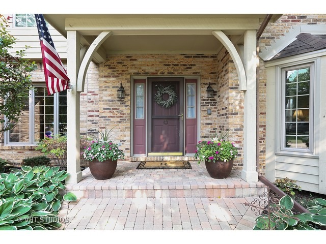 1061 Gallant Ct, Wheaton, IL 60187 photo 2