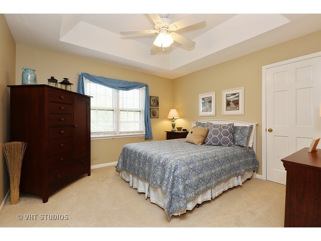 1061 Gallant Ct, Wheaton, IL 60187 photo 16