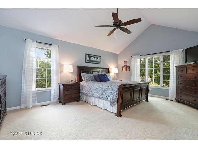 1061 Gallant Ct, Wheaton, IL 60187 photo 14