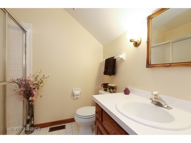 1061 Gallant Ct, Wheaton, IL 60187 photo 19