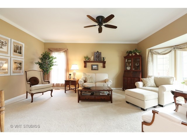 1061 Gallant Ct, Wheaton, IL 60187 photo 5