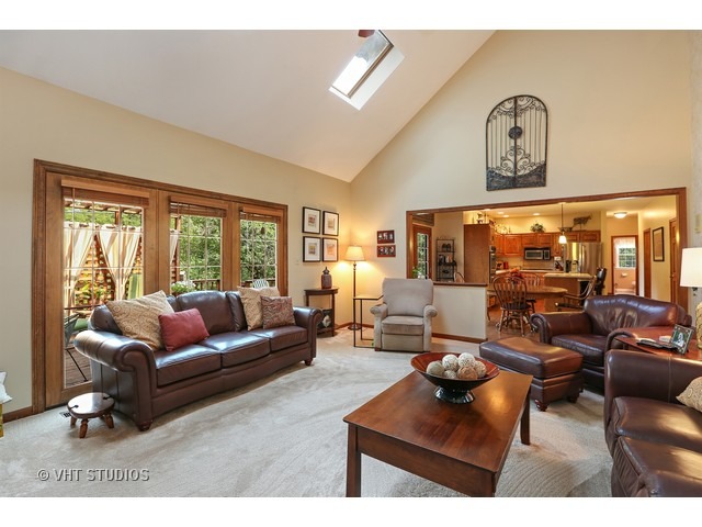 1061 Gallant Ct, Wheaton, IL 60187 photo 10