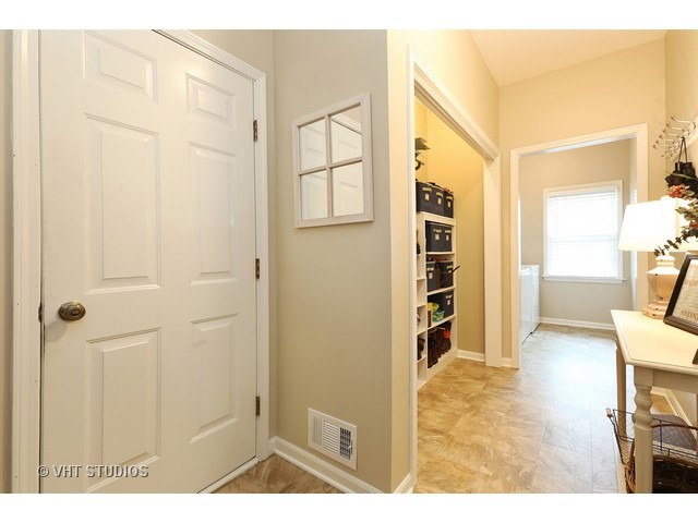 1061 Gallant Ct, Wheaton, IL 60187 photo 21