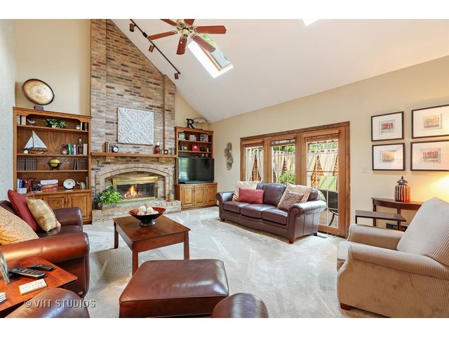 1061 Gallant Ct, Wheaton, IL 60187 photo 11
