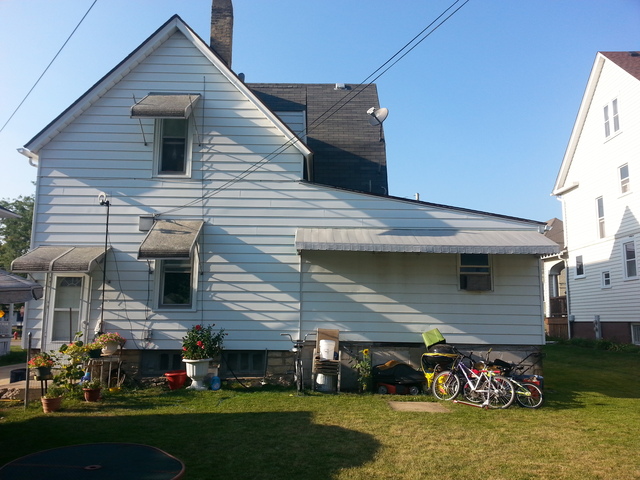 321 Standish St, Elgin, IL 60123 photo 2