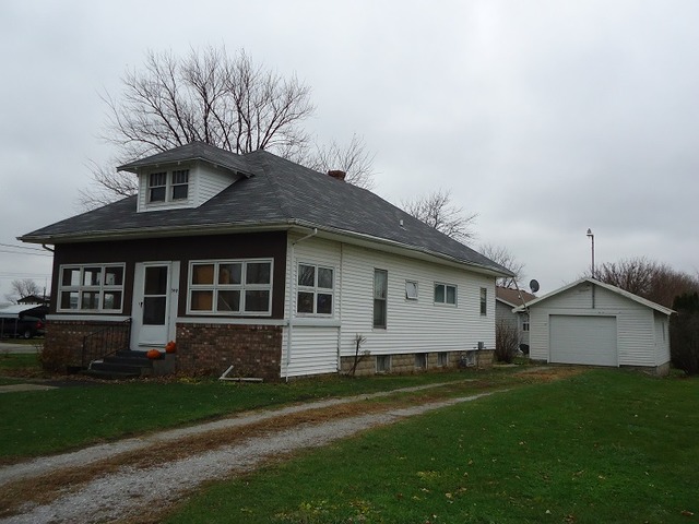 390 E Center St, Sheldon, IL 60966 photo 1